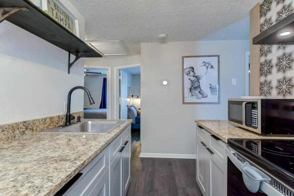 》Executive Apartment Near Armature Works-Room For Six, Full Kitchen《 Tampa Exterior foto